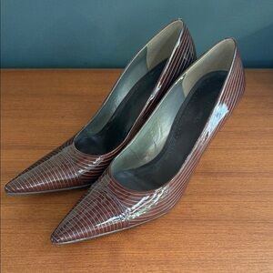 BCBG girl size 9 pumps new !!  Brown Striped Heels